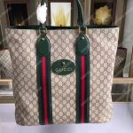 Gucci GG Supreme Tote in Beige/Green