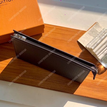 LV Pochette Voyage Black - Image 3