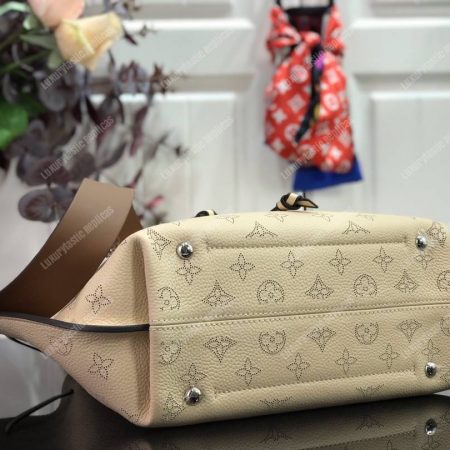 LV Girolata Monogram Crème Beige - Image 4