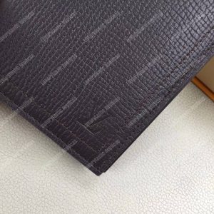 LV Passport Cover Utah Leather Marron - Image 11