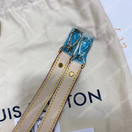 LV Duffle Monogram Bag - Image 11