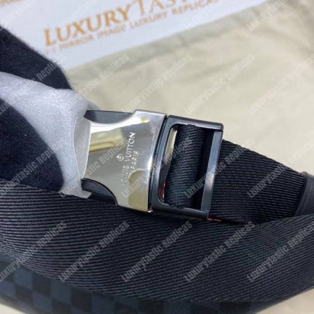 LV Damier Cobalt Canvas Race Discovery Bumbag - Image 18