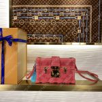 Louis Vuitton PETITE MALLE Fluo Pink M20745