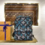 Louis Vuitton DISCOVERY BACKPACK Graffiti Green M21395