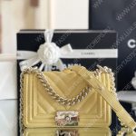 CHANEL BOY FLAP HANDBAG CHVIAR QUILTED FLAP BAG A67085