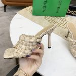 BOTTEGA VENETA DOT WAVE MULES BEIGE 708882V