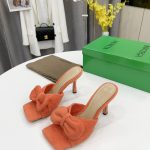 BOTTEGA VENETA BOW DETAILED HEELED SLIDES ORANGE 690025V