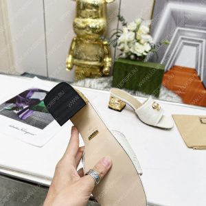 GUCCI JOLIE GG SUPREME CANVAS AND RUBBER SLIDES WHITE 1473721 - Image 9