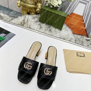 GUCCI JOLIE GG SUPREME CANVAS AND RUBBER SLIDES BLACK 1473721 - Image 6