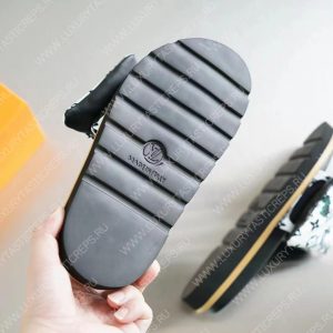 LOUIS VUITTON POOL PILLOW FLAT COMFORT MULES BLACK AND WHITE 261374 - Image 6