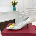 VALENTINO V BUCKLE PUMPS WHITE 1W2S0FH8LAFGF9