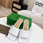 BOTTEGA VENETA PADDED FLAT SANDALS WHITE 627710V
