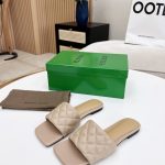 BOTTEGA VENETA PADDED FLAT SANDALS NUDE 627710V
