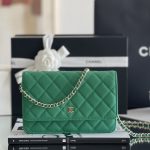 CHANEL Classic wallet on chain Green AP0250