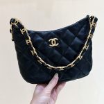 CHANEL Hobo handbag Black AS3562
