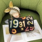 CHANEL SMALL CLASSIC HANDBAG BLACK A01112