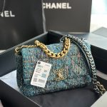 CHANEL 19 HANDBAG MULTICOLOR AS1161
