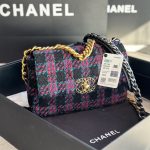 CHANEL 19 HANDBAG MULTICOLOR AS1161