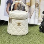 CHANEL VANITY CASE WHITE AS3707