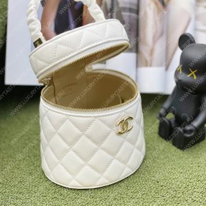 CHANEL VANITY CASE WHITE AS3707 - Image 6
