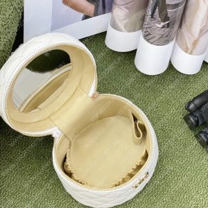 CHANEL VANITY CASE WHITE AS3707 - Image 7