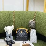 CHANEL CLASP BAG BLACK AS3732