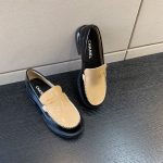 CHANEL LOAFERS BEIGE G39447