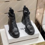 GIVENCHY TERA BOOTS WITH 4G BUCKLE BLACK BH603FH14A-001