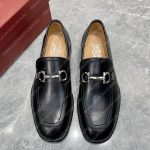 SALVATORE FERRAGAMO MOCASSIN WITH GANCINI ORNAMENT BLACK 021666