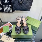 GUCCI WOMEN'S INTERLOCKING G STUDS SANDAL BLACK ‎719843