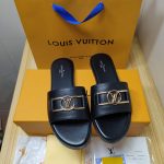 LOUIS VUITTON LOCK IT FLAT MULE BLACK 1A64Z7