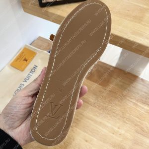 LOUIS VUITTON LOCK IT FLAT MULE BEIGE 1A9RL4 - Image 9