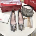 ROGER VIVIER TRES VIVIER EMBELLISHED SATIN PUMPS GREY RVW51934