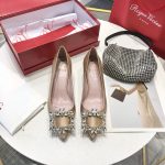 ROGER VIVIER TRES VIVIER EMBELLISHED SATIN PUMPS BEIGE RVW51934
