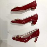 ROGER VIVIER TROMPETTE METAL BUCKLE PUMPS MAROON RVW40015