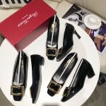 ROGER VIVIER TROMPETTE METAL BUCKLE PUMPS BLACK RVW40015