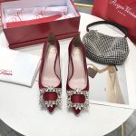 ROGER VIVIER TRES VIVIER EMBELLISHED SATIN PUMPS RED RVW51934