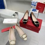 ROGER VIVIER VIV CHOC METAL BUCKLE BALLERINAS WHITE RVW65032